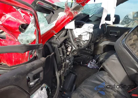 2018 Chevrolet Silverado 1500 2Lt z USA, uszkodzony, nr VIN 3GCUKREC1JG415232